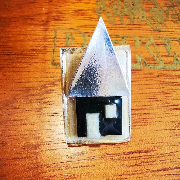Vintage Artisan Made Glass Metal and Acrylic House Brooch Pin - Picture 3 of 10